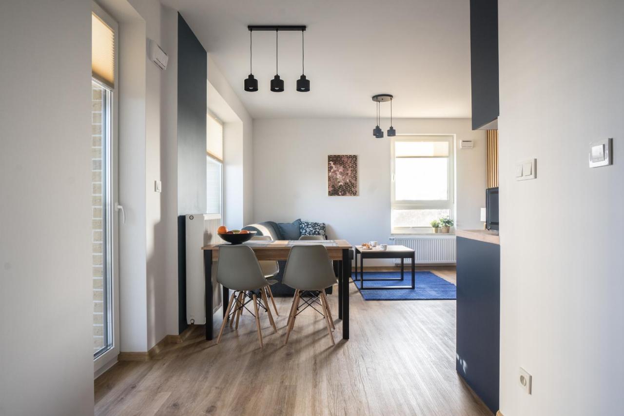 Bizapartments - Modern Flats With Parking Varsavia Esterno foto