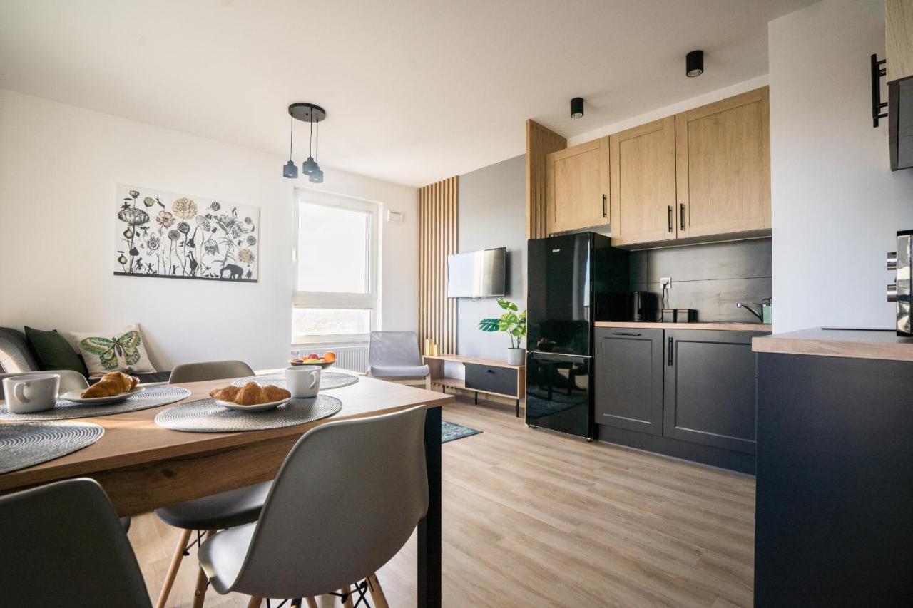 Bizapartments - Modern Flats With Parking Varsavia Esterno foto