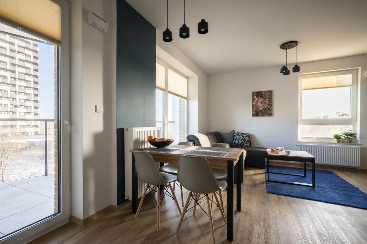Bizapartments - Modern Flats With Parking Varsavia Esterno foto