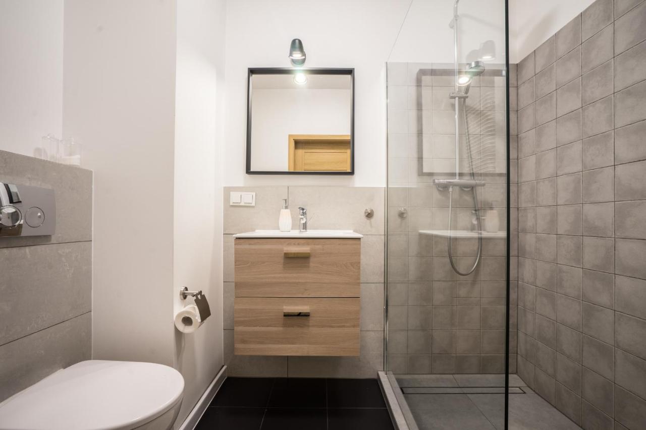 Bizapartments - Modern Flats With Parking Varsavia Esterno foto