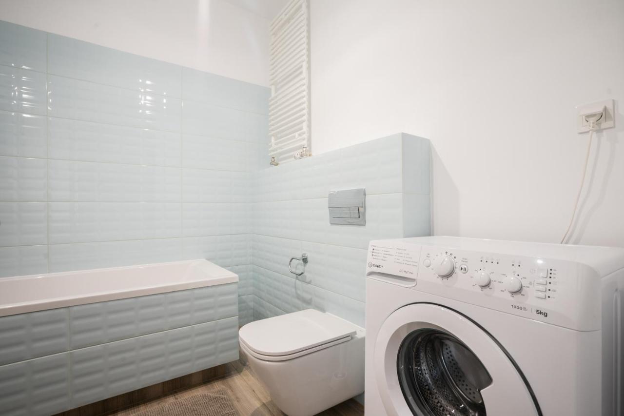 Bizapartments - Modern Flats With Parking Varsavia Esterno foto